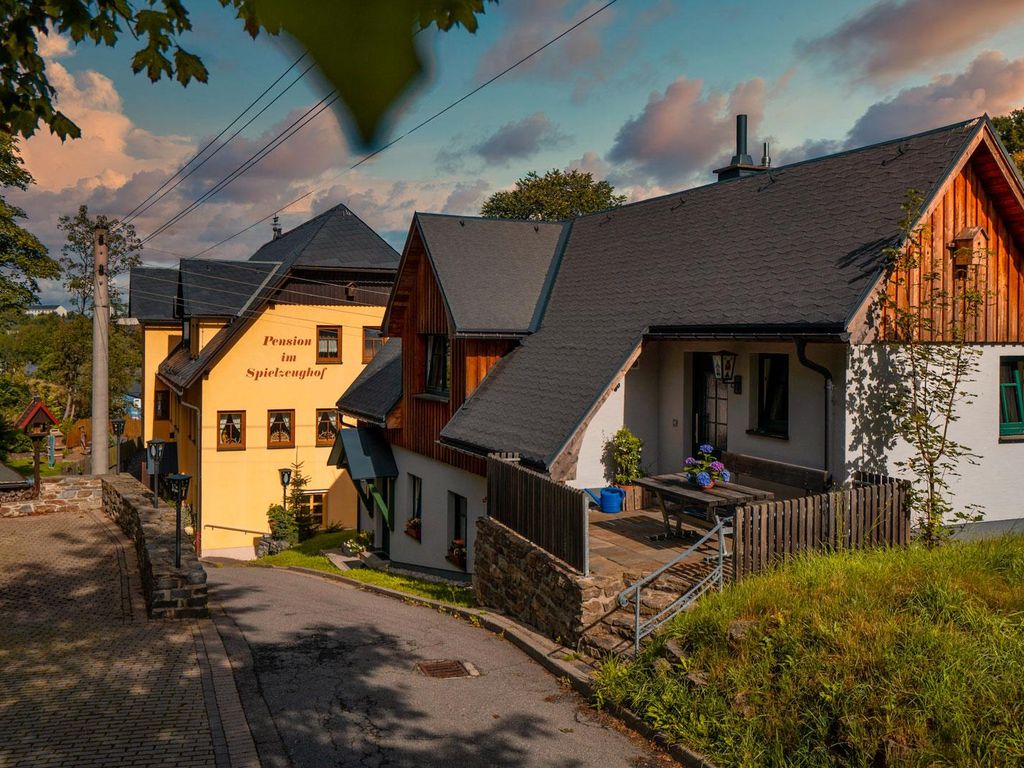 Spielzeughof Seiffen - Bingenhaus