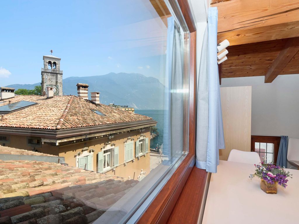AL LAGO APARTMENT