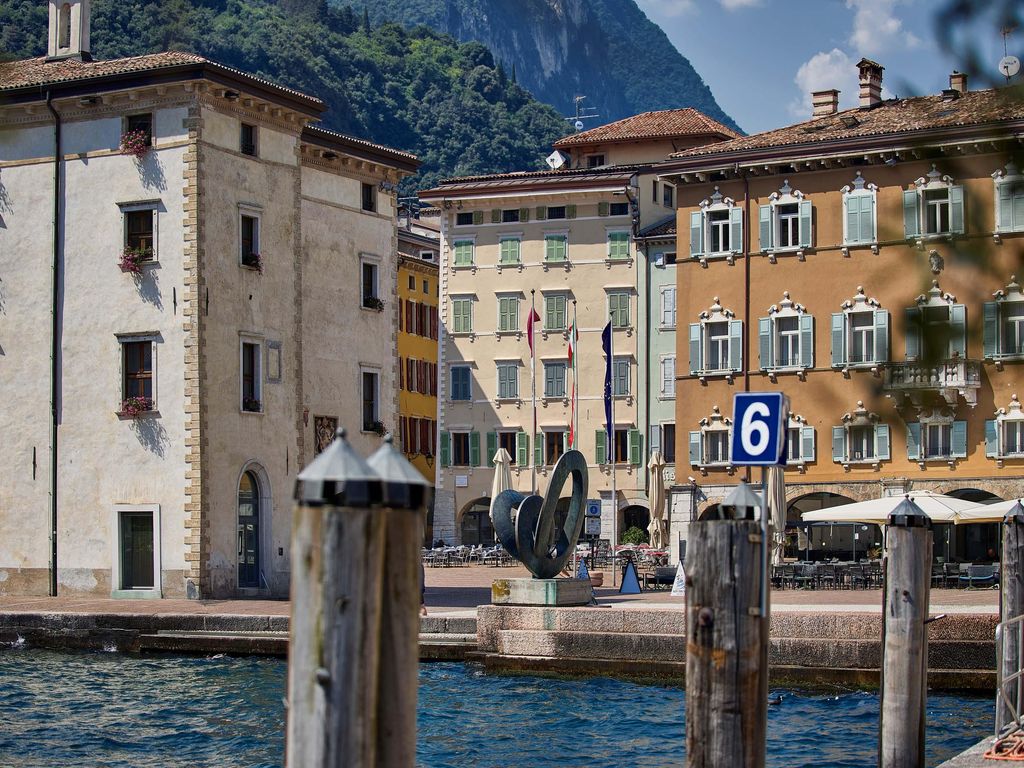 AL LAGO APARTMENT