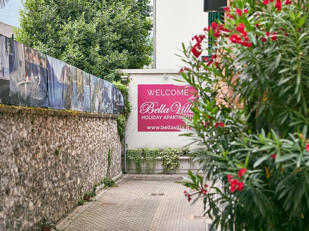 BELLA VILLA