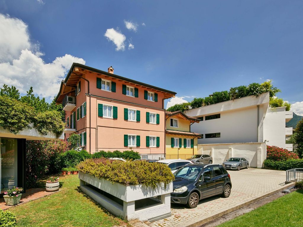 BELLA VILLA