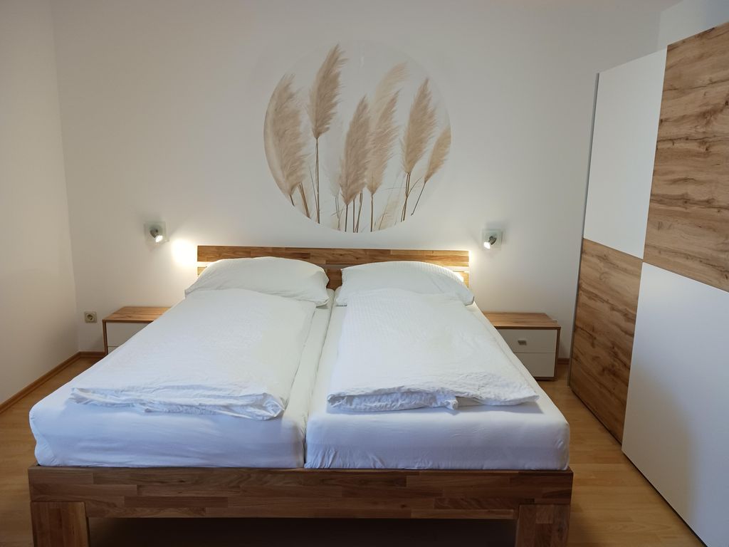 Ferienwohnung & Weingut Kroiss