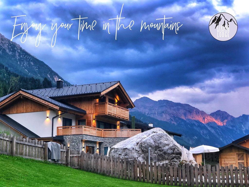 Living Mountain Lodge & Sports