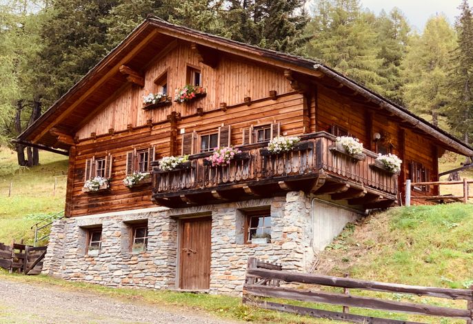 Hütte mit 4 Schlafräumen/ Dusche, WC