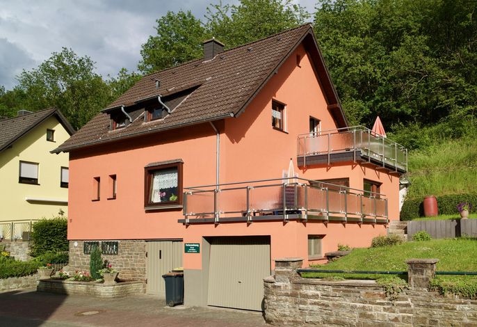 2-Bett-Ferienwohnung mit Balkon
