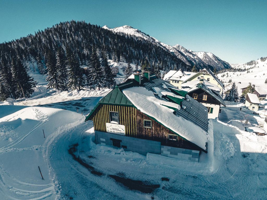 Rotbühelhütte