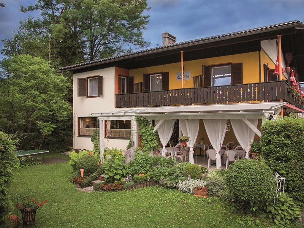 Haus am See -  Pension Stissen