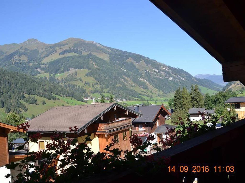 Lydia, Landhaus