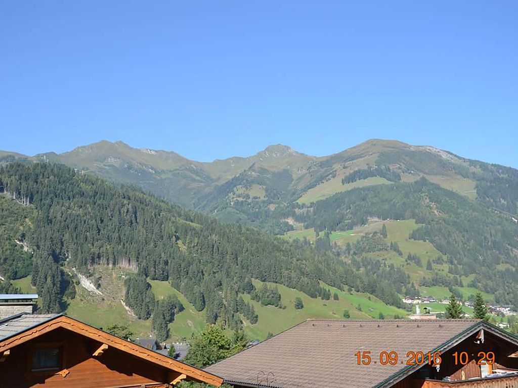 Lydia, Landhaus