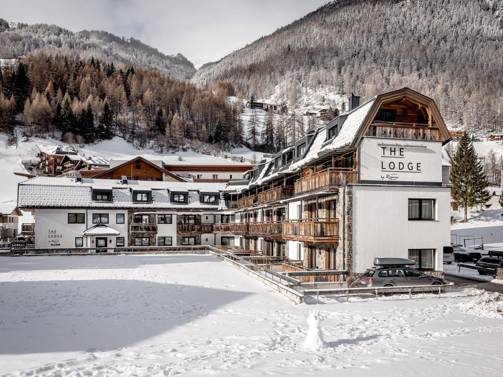 THE LODGE by Regina
