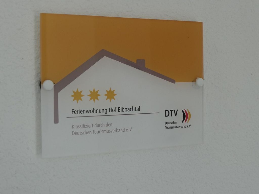 Ferienwohnungen  Hof Elbbachtal