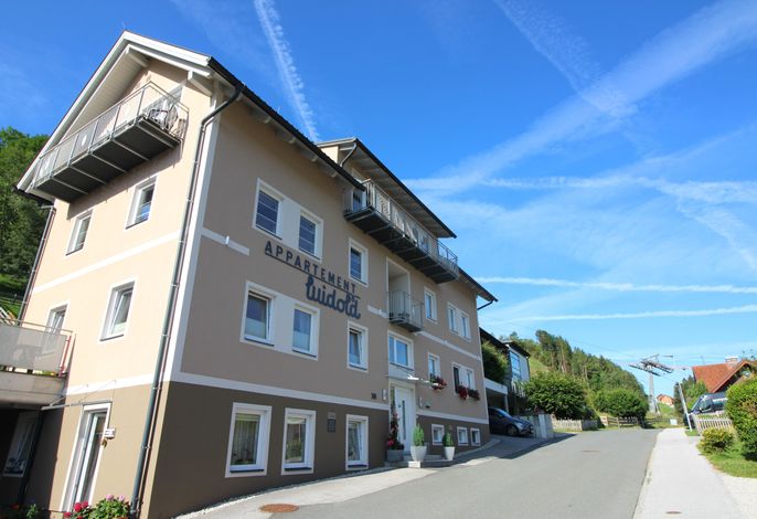 Apartment B/1 Schlafraum/Dusche, WC