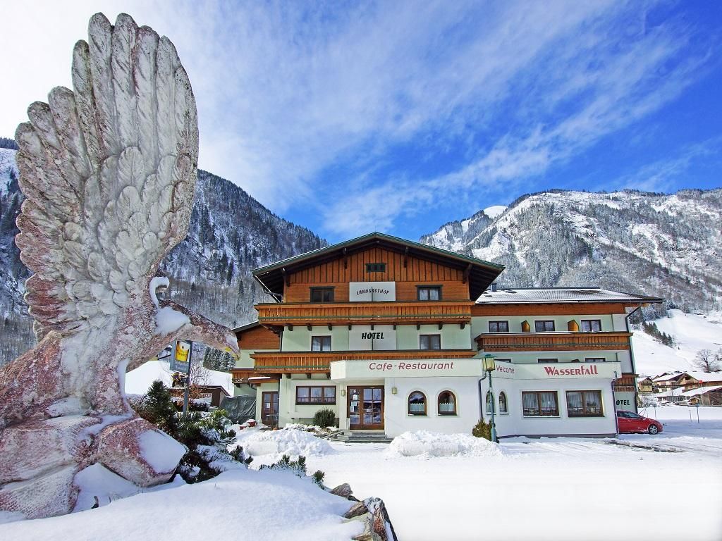 Wasserfall, Hotel