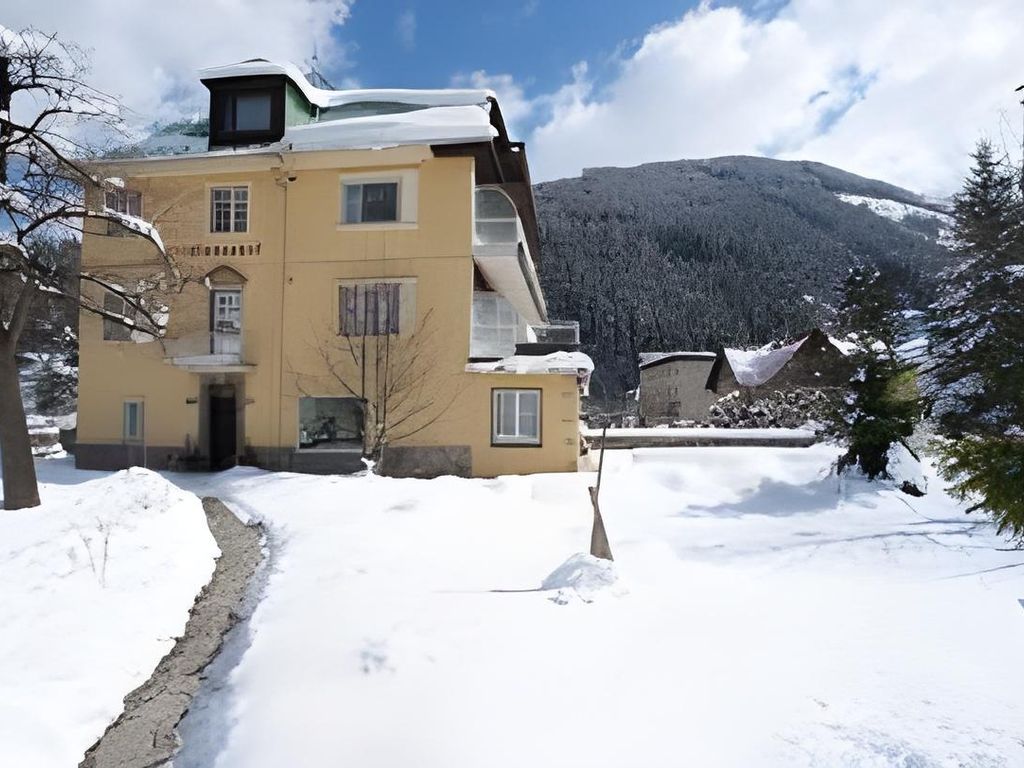 Lindenhof, Hotel