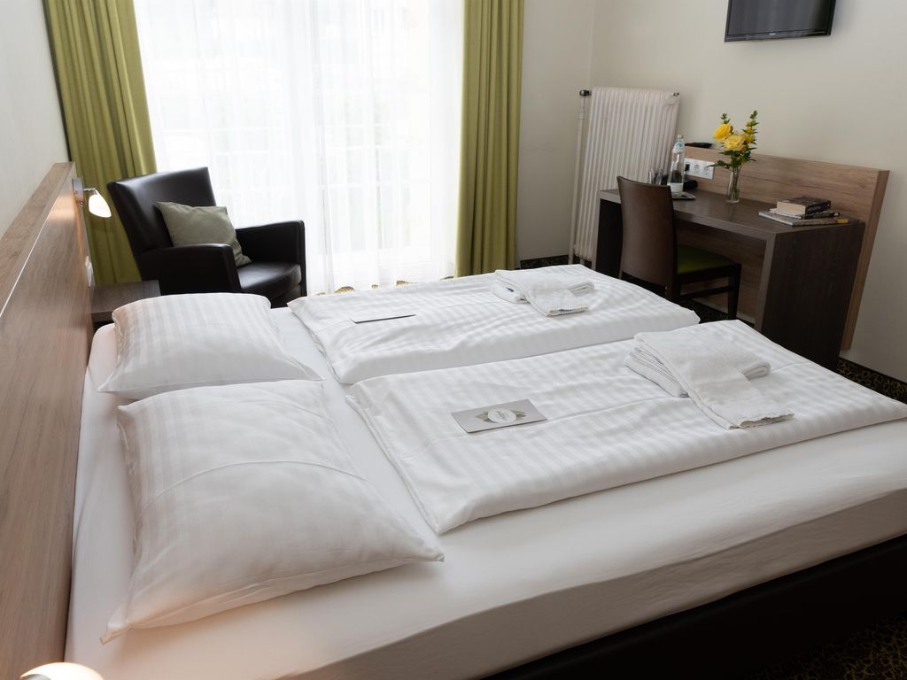 Lindenhof, Hotel