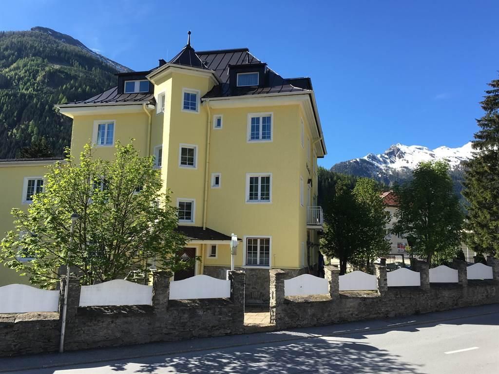 Lindenhof, Hotel