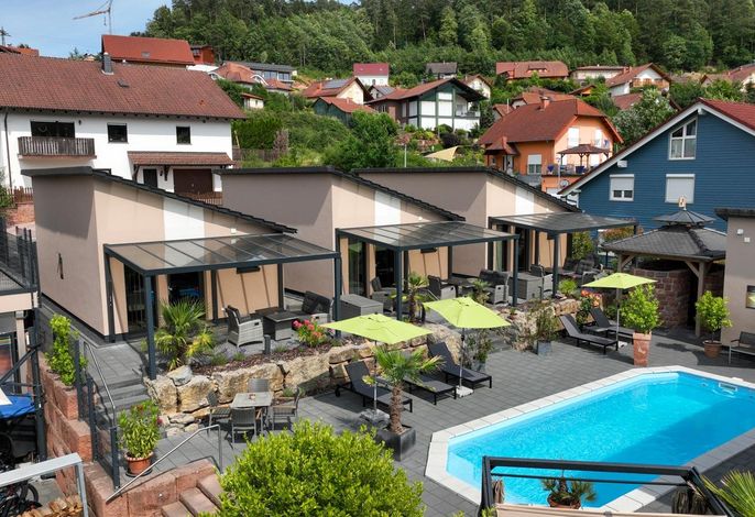 Lodge 1 mit Terrasse und Waldblick