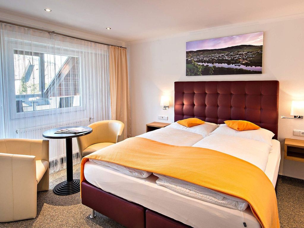 Hotel-Weinhaus Weis