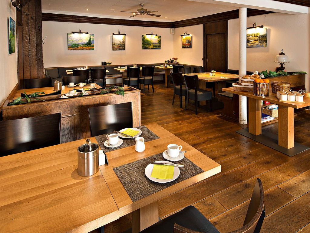 Hotel-Weinhaus Weis