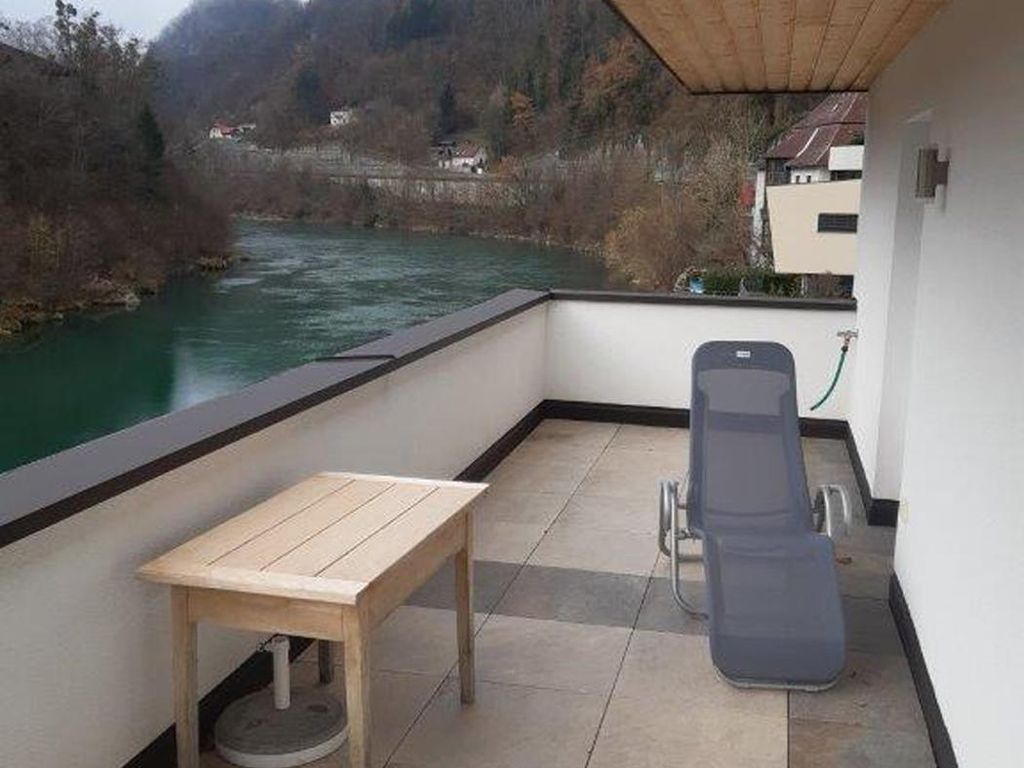 Neue Wohnung am Fluss