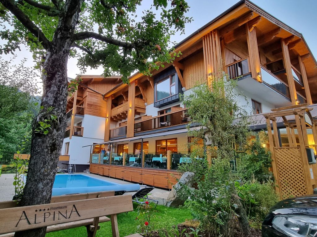 Alpina, **** Hotel