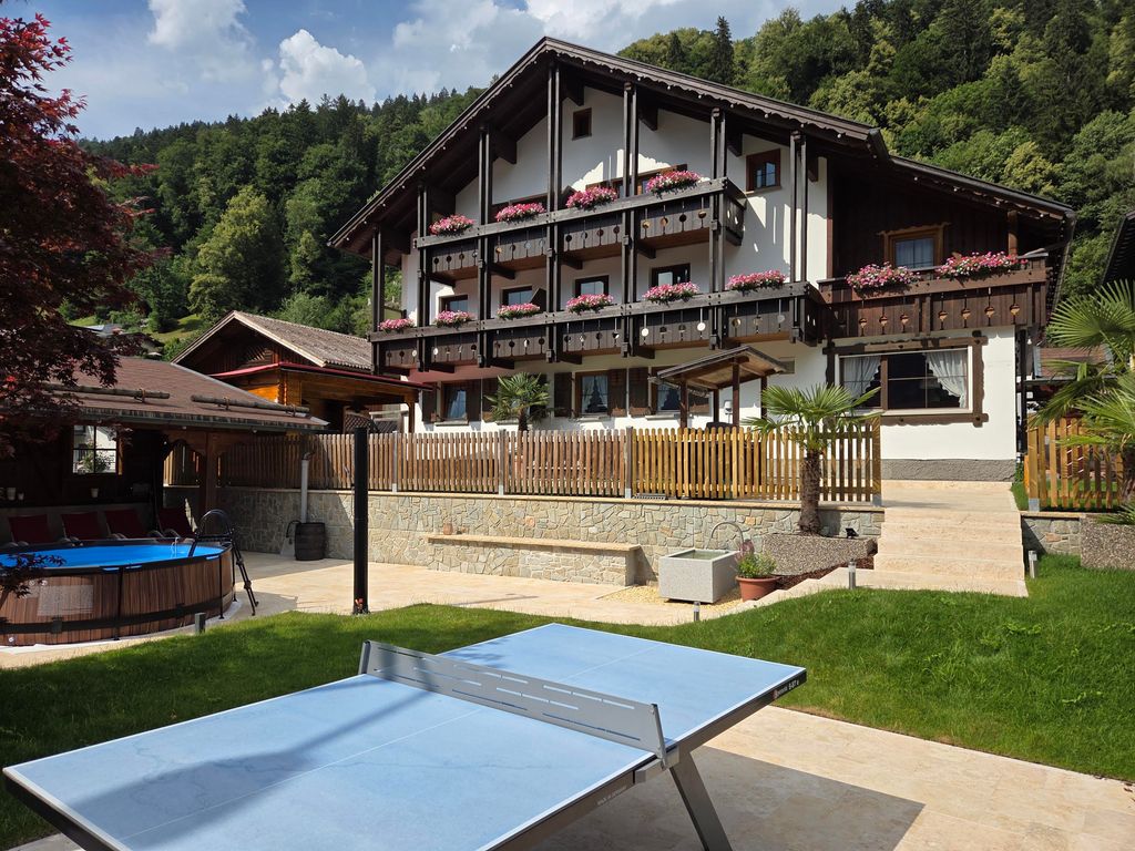 Pension Monteneu