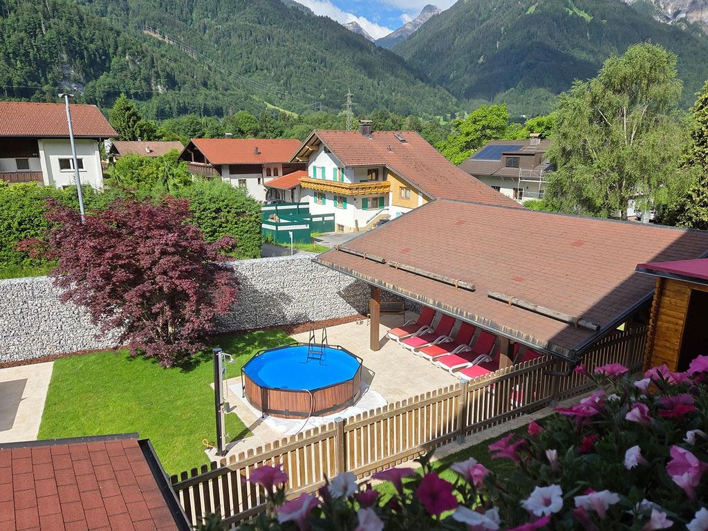 Pension Monteneu