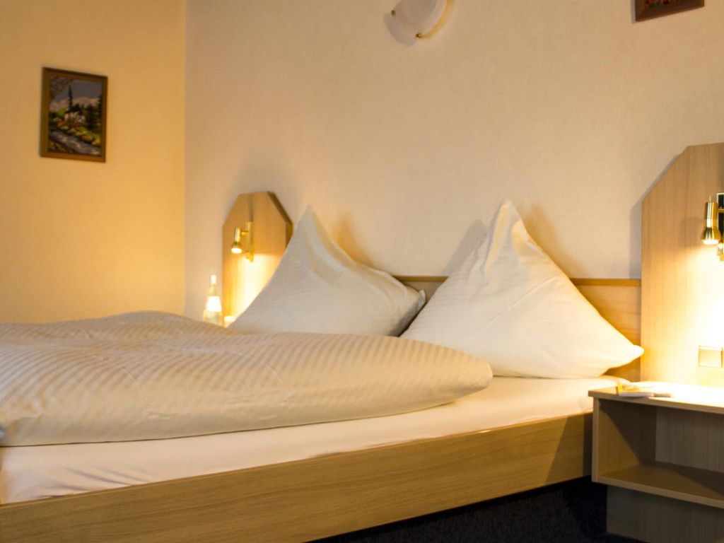 Zur Neroburg, Hotel Restaurant