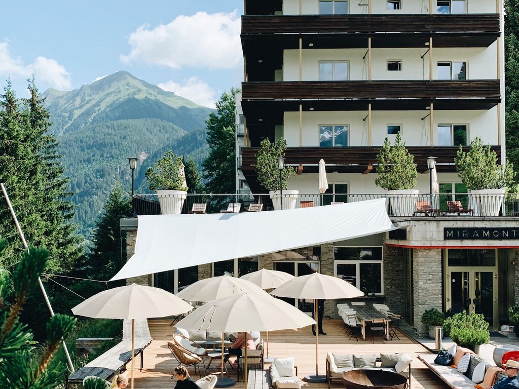 Miramonte, Hotel