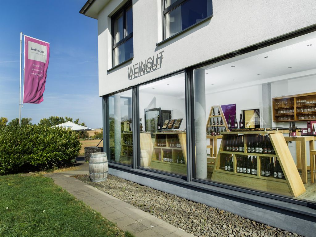 MEYERHOF-Bioweingut, Vinothek & Gästehaus