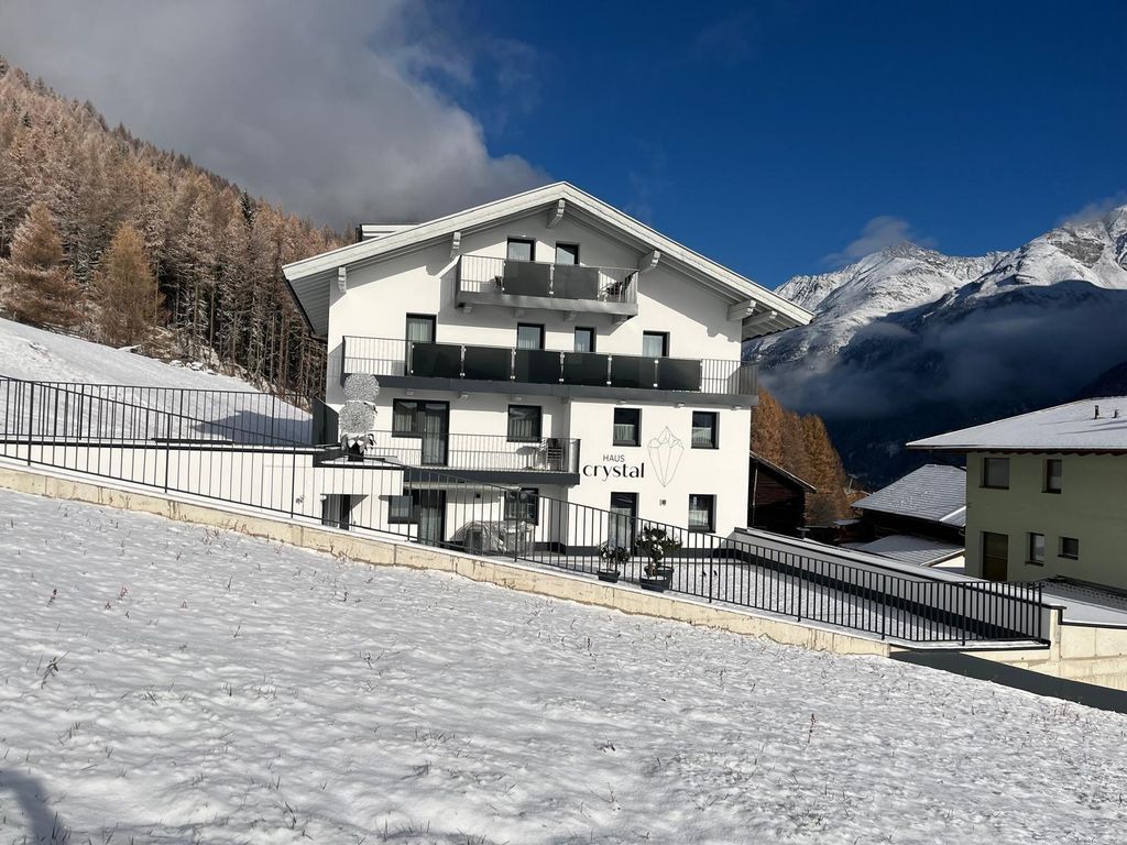 Haus Crystal