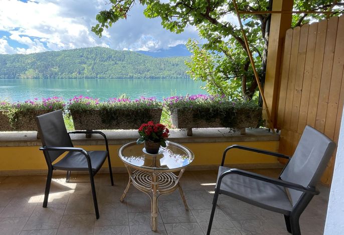 Doppelzimmer mit Balkon und Seeblick