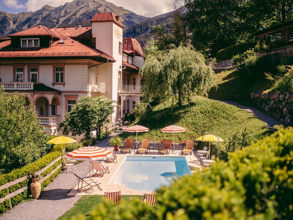 Excelsior, Villa