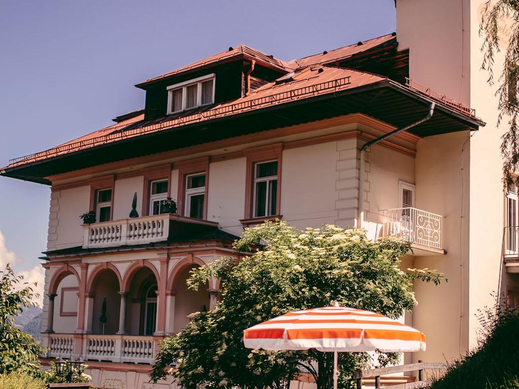 Excelsior, Villa