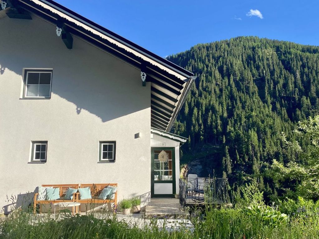 berghaus. St. Veit
