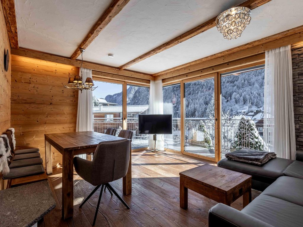 Uralp Royal mit Terrasse