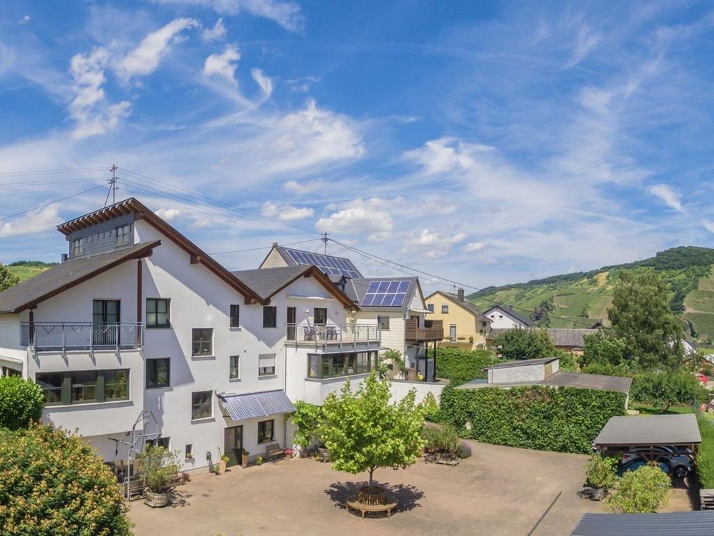 Gästehaus Weingut-Destillerie Herbert Zisch