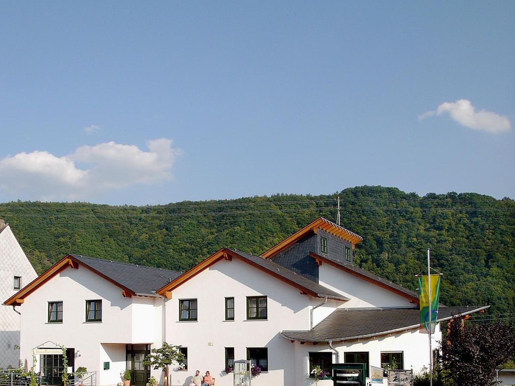 Gästehaus Weingut-Destillerie Herbert Zisch