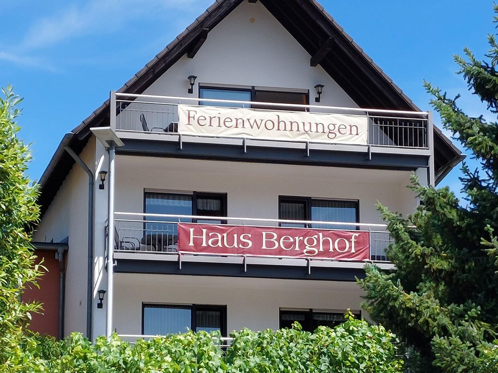 Ferienwohnungen "Haus Berghof"