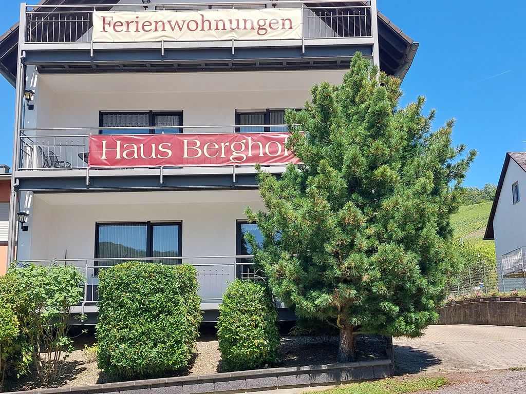 Ferienwohnungen "Haus Berghof"