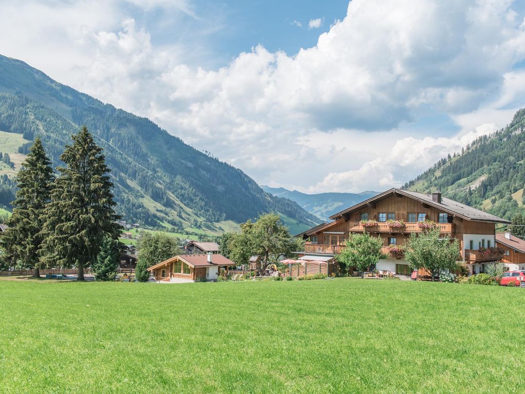 Fahrnberggut, Appartement-Pension