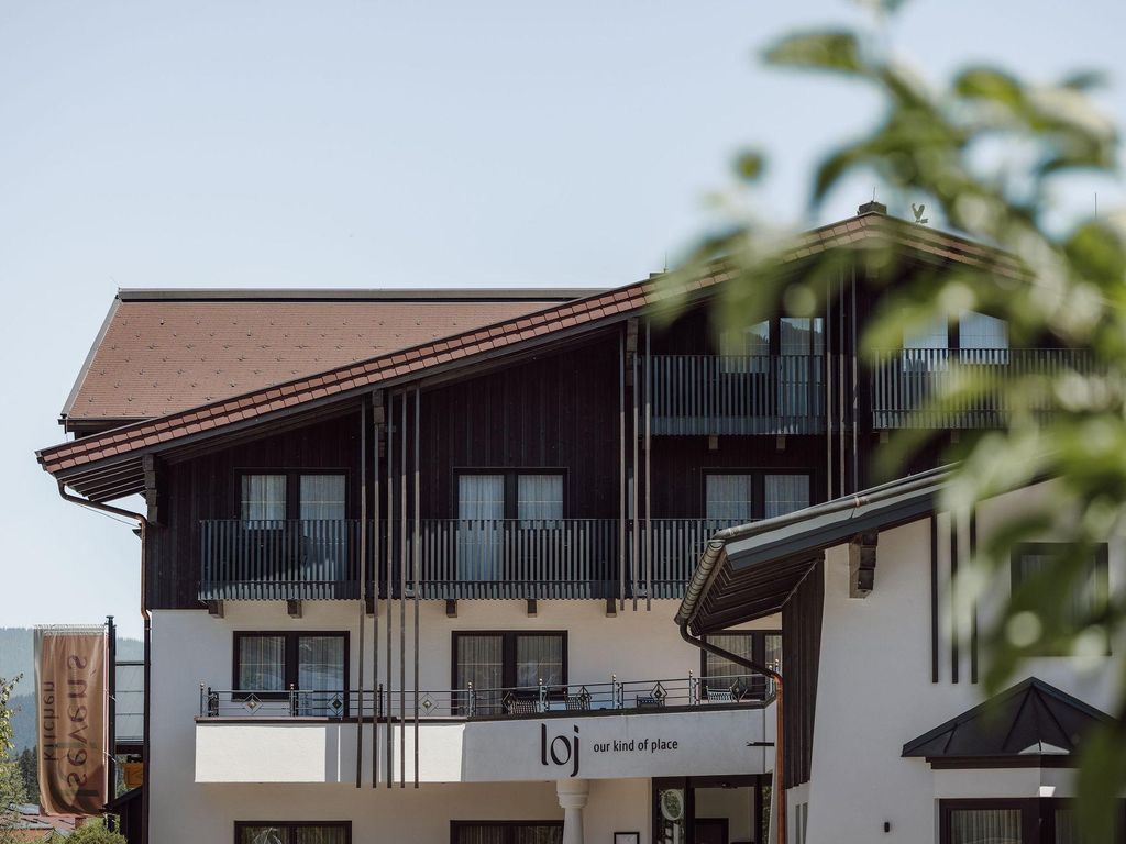 Hotel loj - our kind of place