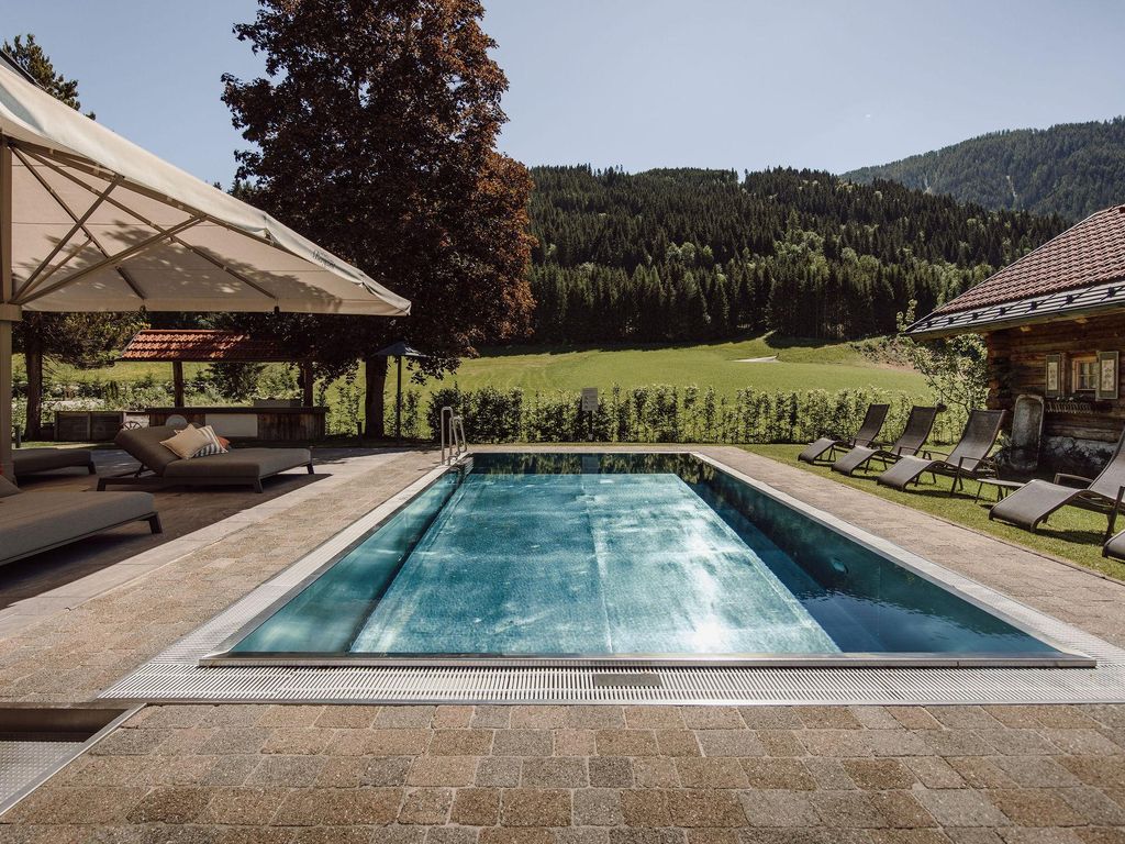Hotel loj - our kind of place