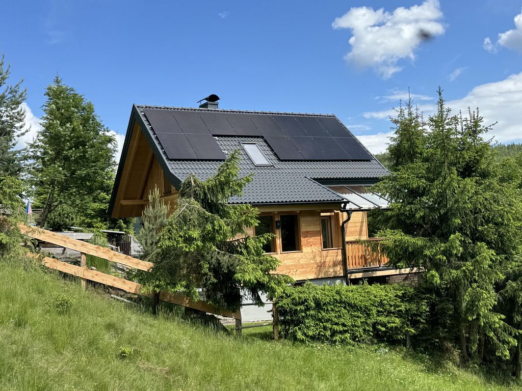 ALMNEST - LACHTAL