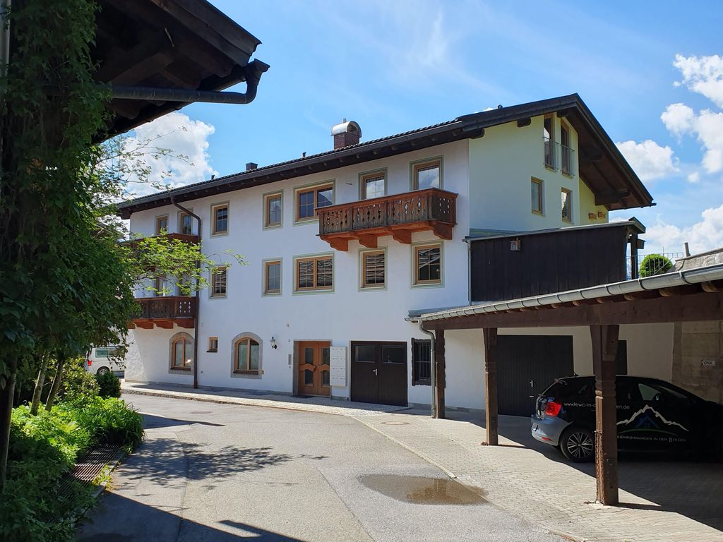 Sabine, Haus