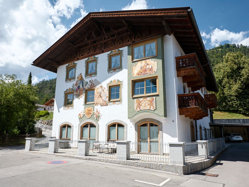 Sabine, Haus