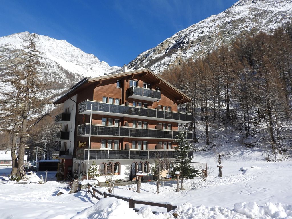 Ski-In-Ski-Out-Hotel Sport***