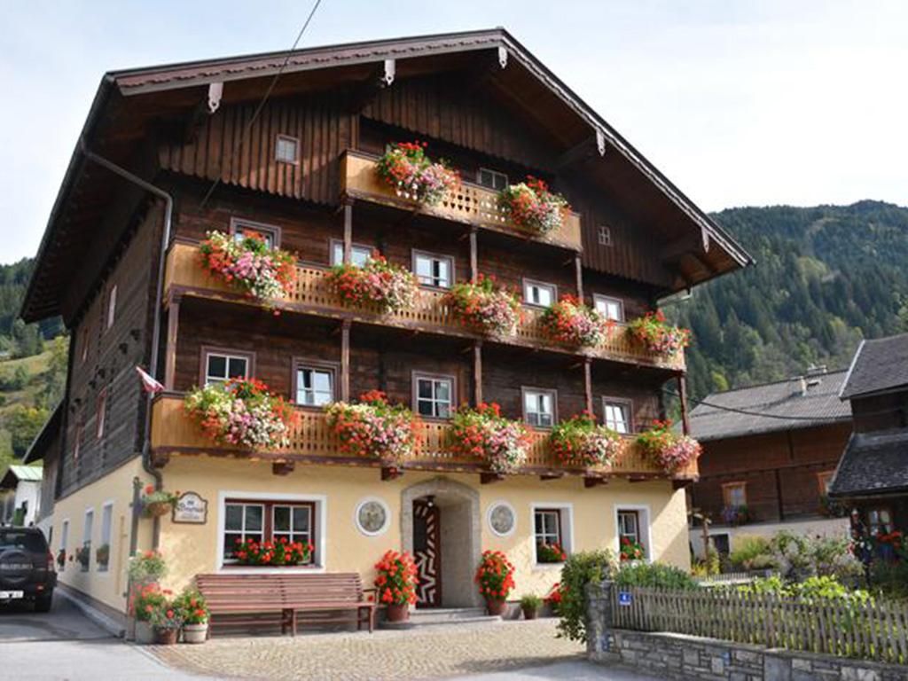 Wengerbauer, Pension