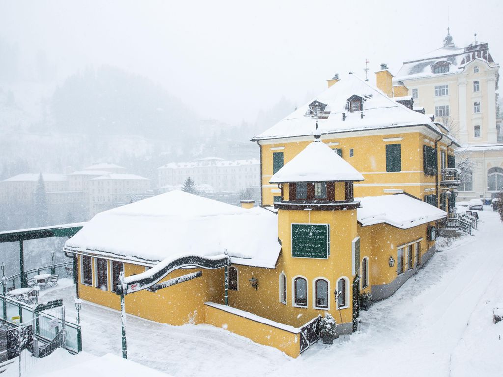 Solitude, Villa