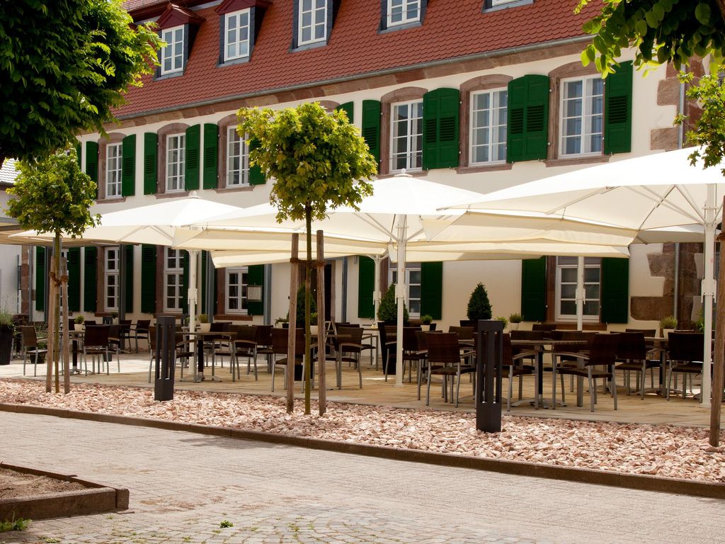 Schlosshotel Bergzaberner Hof